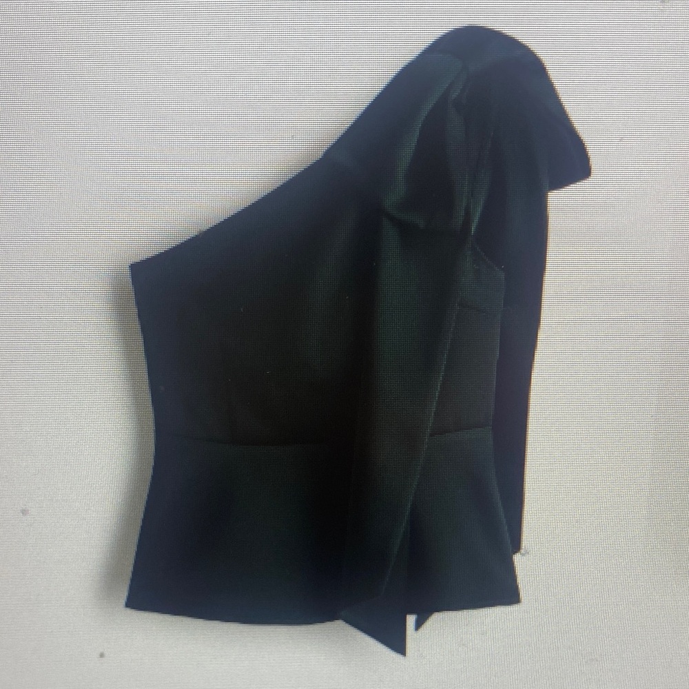 H&M Black One-Shoulder Sleeveless Top it is a large XL